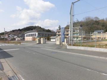 内郷第二中学校／徒歩4分・約300m(2020年4月)